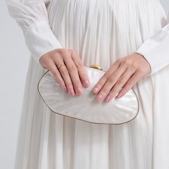 ⚡ Women's White Pearl Shell Evening Gold Frame Clasp Closure Clutch Bag - Picture 1 of 8